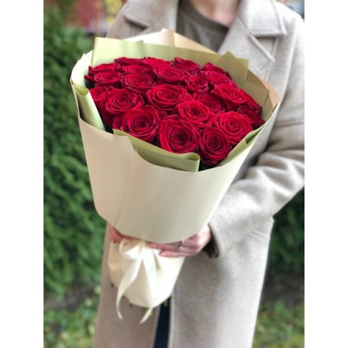Купить на заказ Букет из 21 красной розы с доставкой в Байконуре