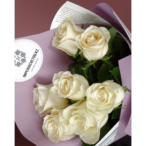 Купить на заказ Букет из 7 белых роз с доставкой в Байконуре