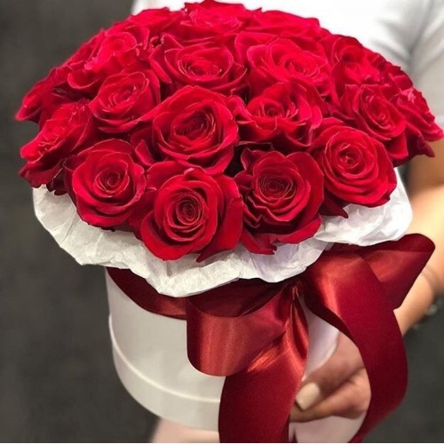 Купить на заказ 15 красных роз в коробке с доставкой в Байконуре