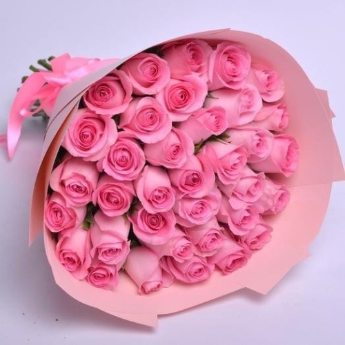 Купить на заказ Букет из 35 розовых роз с доставкой в Байконуре